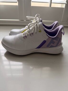 Little Girls FootJoy Fuel Golf Shoe: Manufacturer Size 3M in Purple/White